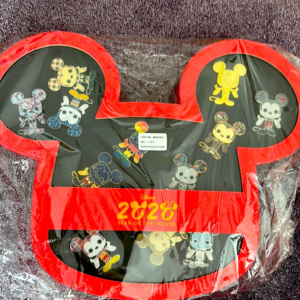Disney 2020 Year of the Mouse pins LE